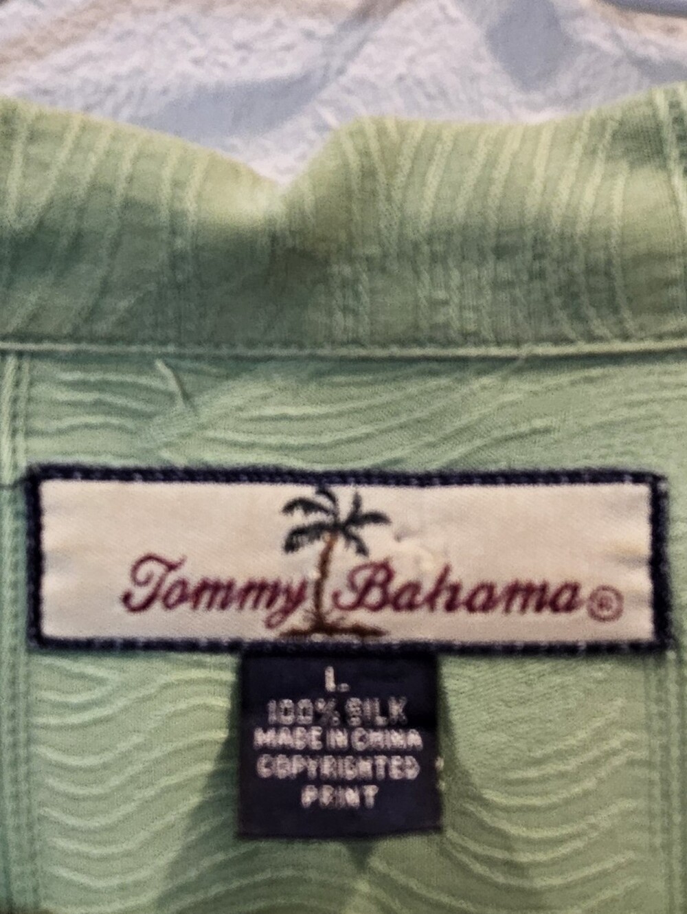 Tommy Bahama Green Camp Collar Button-Up Shirt Size Large - Picture 2 of 10